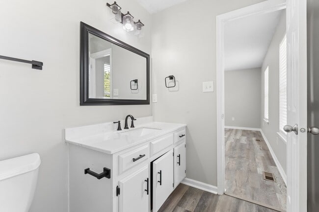 Building Photo - 5 Longleaf Ct