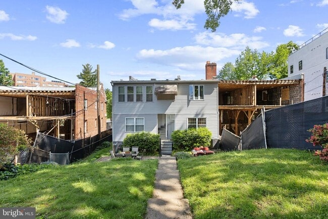 Building Photo - 2650 39th St NW
