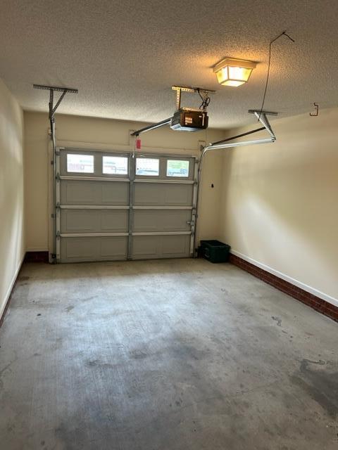 Building Photo - 3513 Beacon Dr