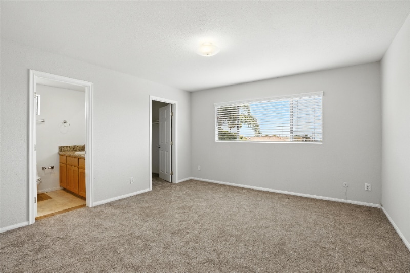Building Photo - 1152 W 24th St