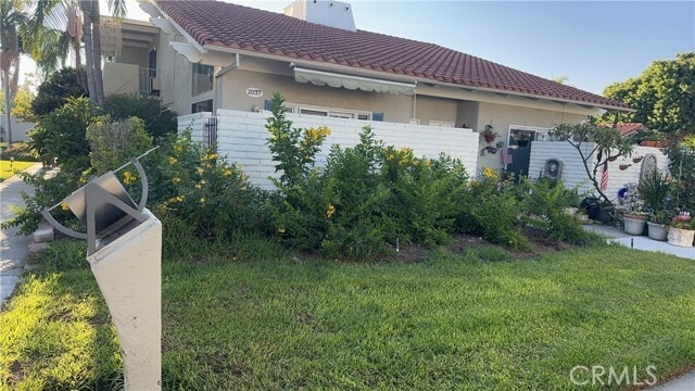 Primary Photo - 2037 Via Mariposa E