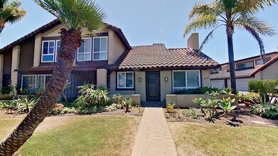 Building Photo - 4745 Camino Del Rey