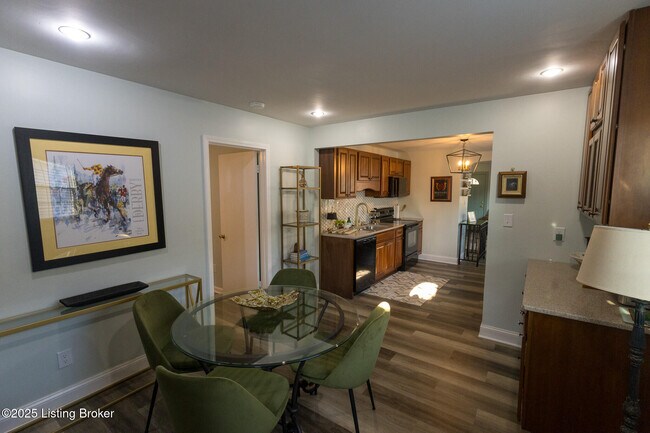 Building Photo - 720 Gheens Ave