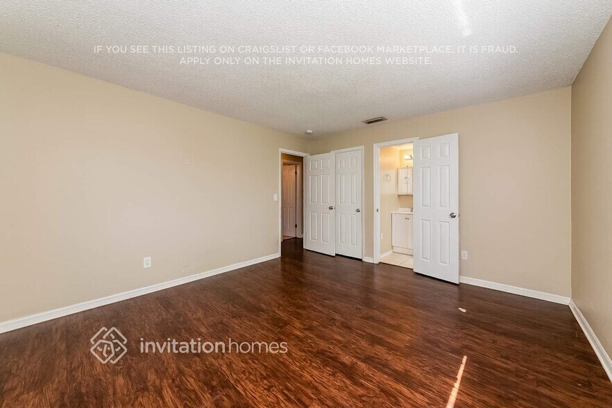 Building Photo - 3207 49th Ave Dr W