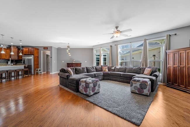 Building Photo - 16519 S Fox Run Cir