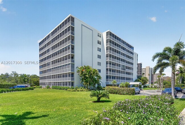 Building Photo - 5 Bluebill Ave