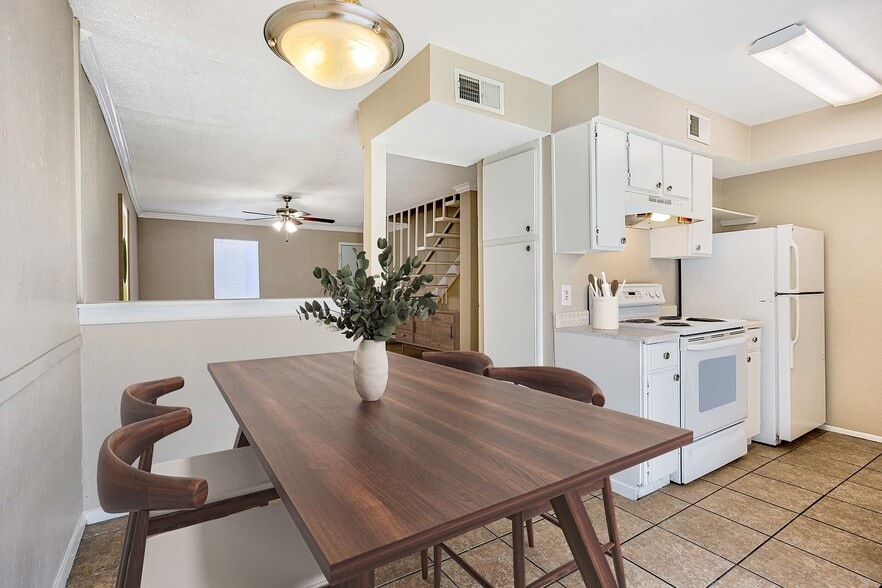 Building Photo - Ventana Ridge
