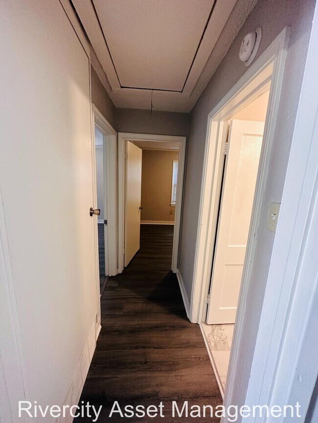 Building Photo - Gorgeous Berclair Home!!!!!! Section 8 Wel...