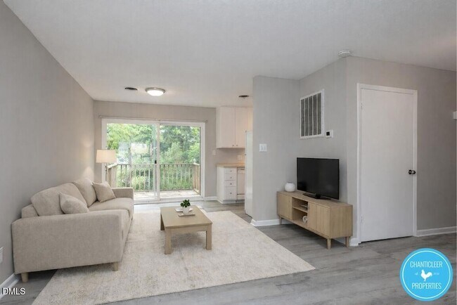 Building Photo - 25 Creekside Cir