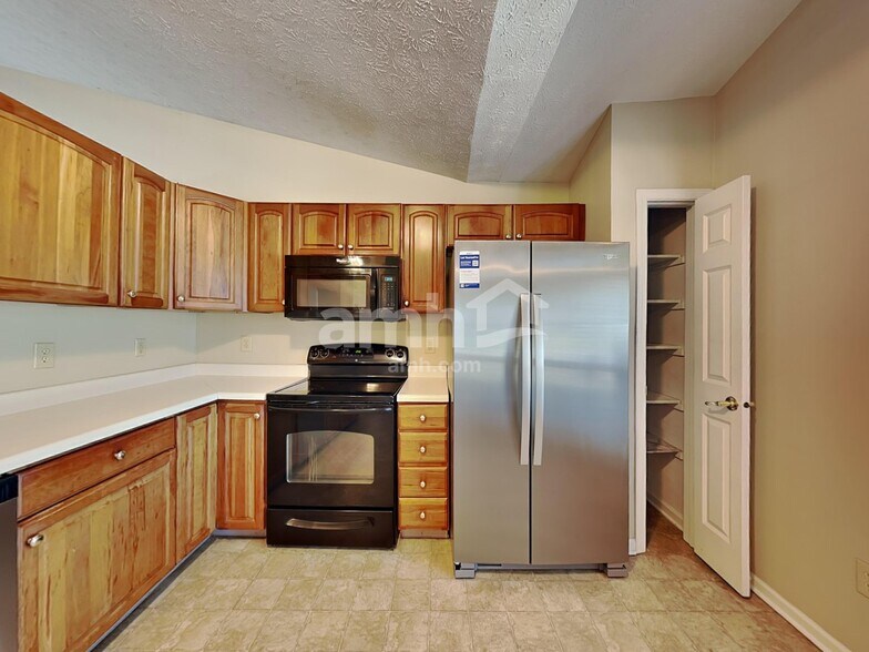 Building Photo - 13260 Golden Ash Ct