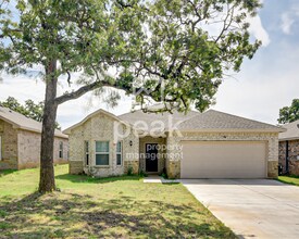 Building Photo - $1950! 3Bed/2Bath home in Fort Worth!