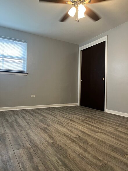 Building Photo - 3601 W 79th St