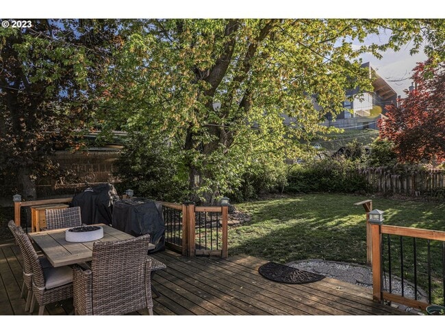 Building Photo - Great Home on 1/3 Acre