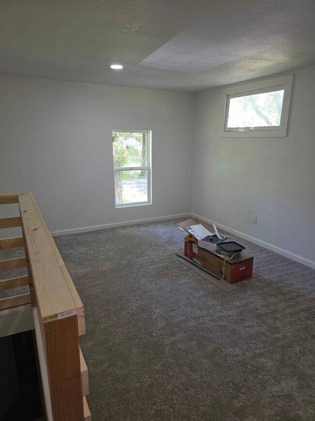 Building Photo - 11208 Applewood Dr
