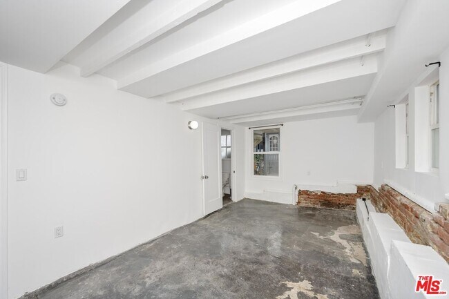 Building Photo - 1664 W 12th St