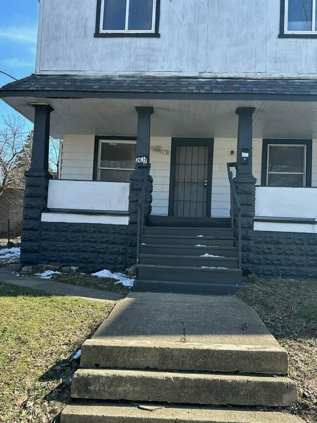 Building Photo - 2617 E 114th St