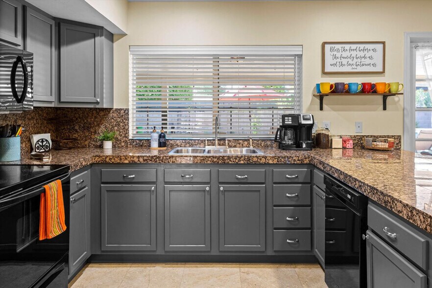 Building Photo - 14836 N Moon Valley Dr