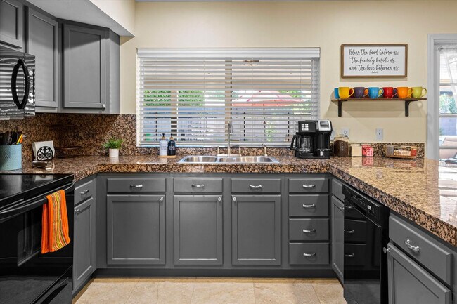 Building Photo - 14836 N Moon Valley Dr