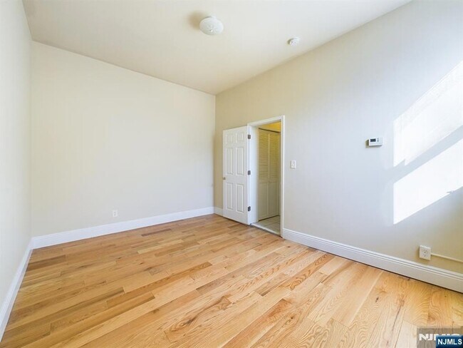 Building Photo - 413-15 Dodd St