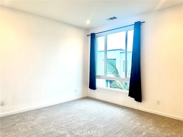 Building Photo - 126 Schick