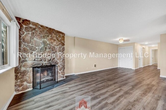 Building Photo - 4314 Southwest View Point Ter