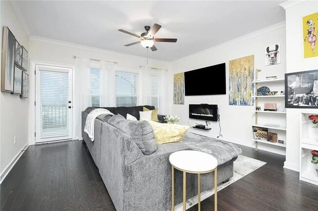 Building Photo - 2048 Holtz Ln