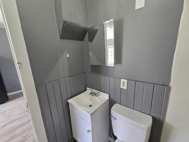 Building Photo - 1148 Columbia St