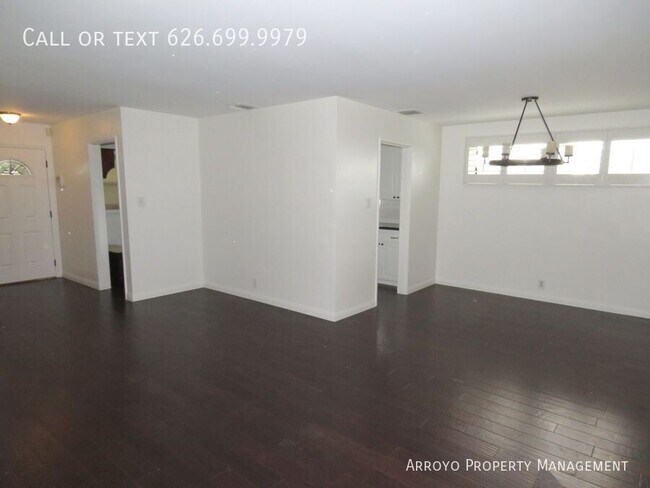 Building Photo - 1165 Leonard Ave
