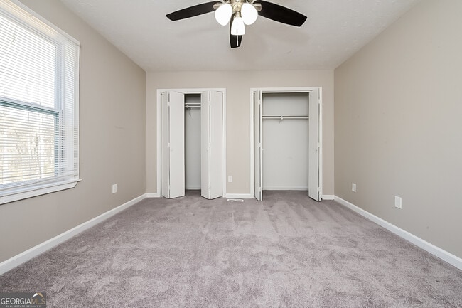 Building Photo - 4975 Manor Dr SW