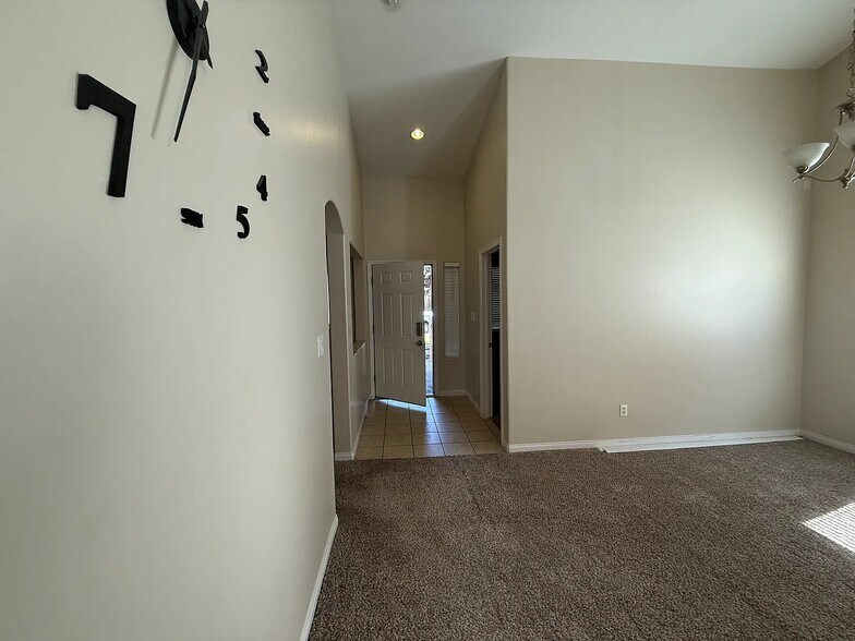 Building Photo - 13325 Boyd Lake Dr