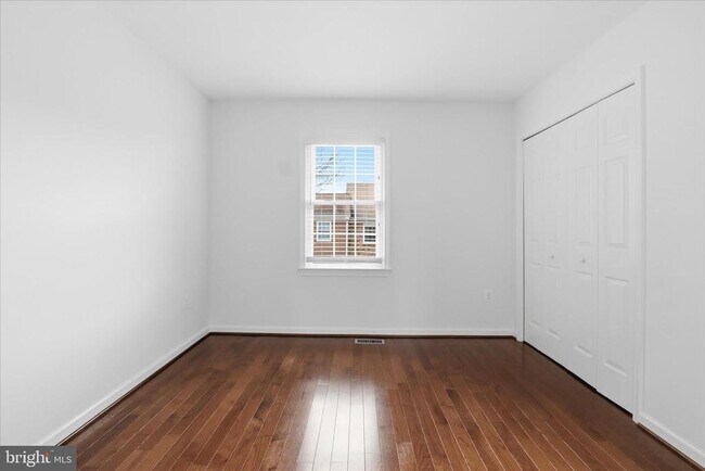 Building Photo - 5118 Woodmire Ln