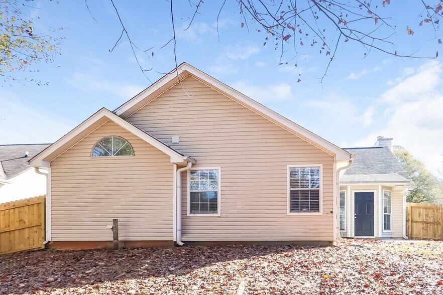 Building Photo - 735 Beaver Run Trce