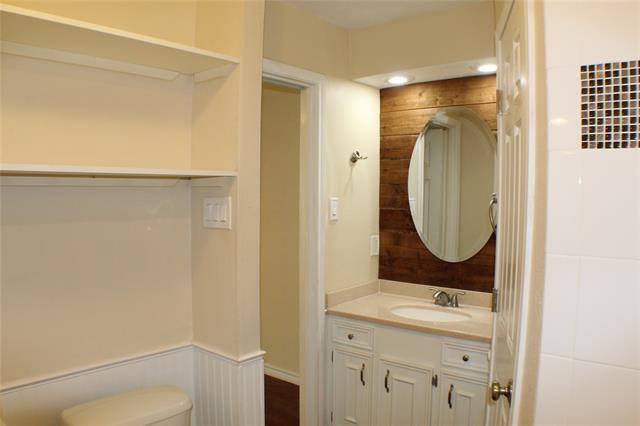 Building Photo - 7838 Williams Ave