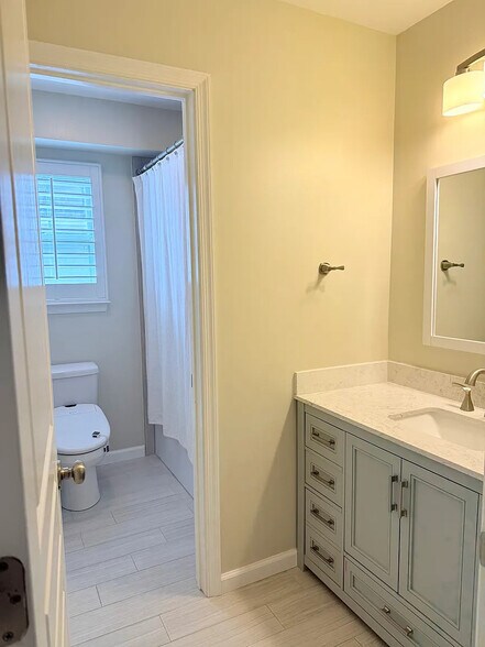 Building Photo - 931 Painted Lady Pl