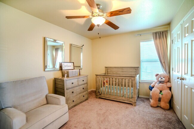 Building Photo - Beautiful 4-Bedroom Home with Spacious Bac...