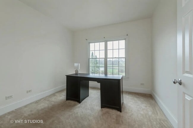 Building Photo - 22 Doral Dr