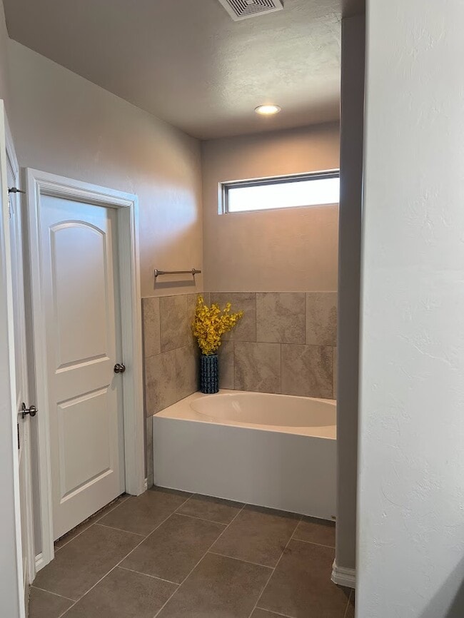 Building Photo - 13682 Cornwallis Dr