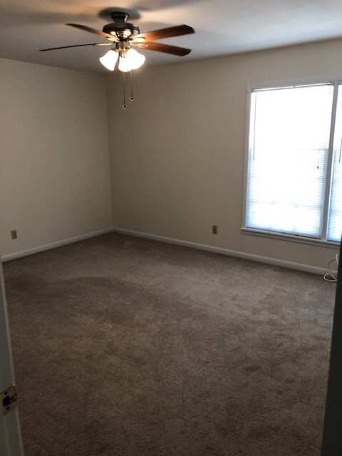 Building Photo - 1903 Azure Dr