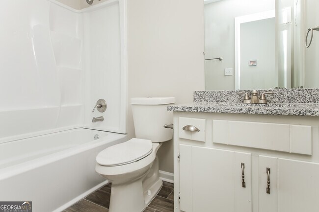 Building Photo - 185 Heritage Way