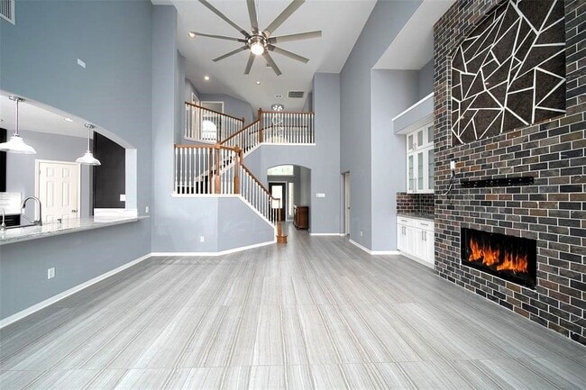 Building Photo - 4911 Russett Ln