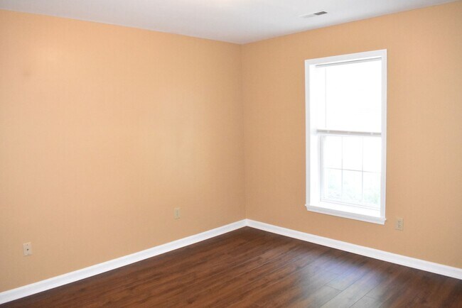 Building Photo - A Great South Stafford Location!