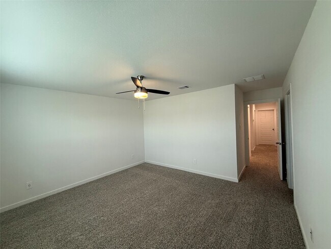 Building Photo - 10325 Sylvan Wds Trl