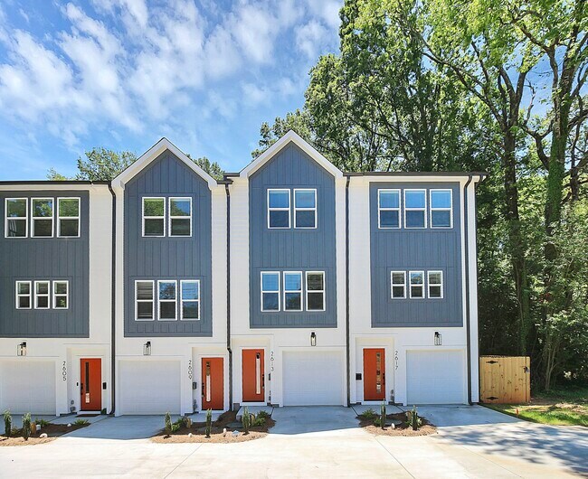 Exterior - 2613 Dr Carver Rd