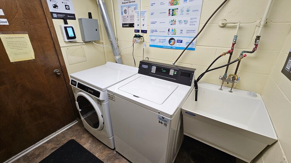 Building Photo - 812 9th Ave S