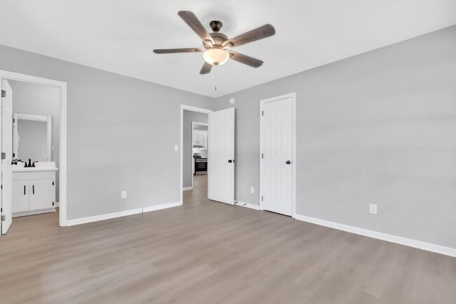 Building Photo - Discover Comfort and Convenience! Prime Bo...