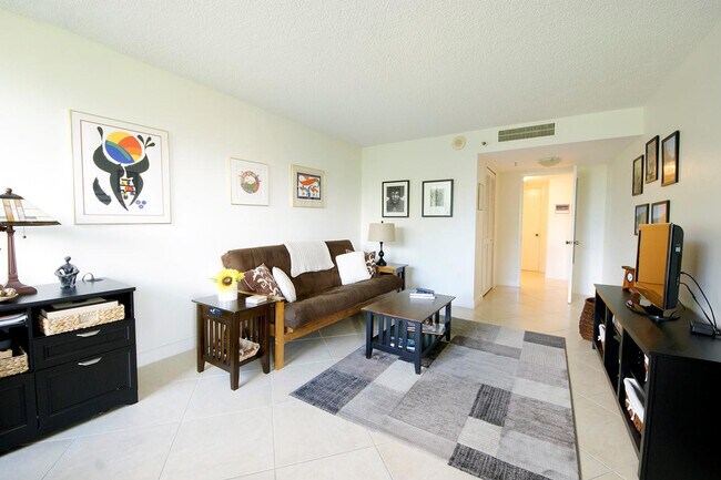 Building Photo - 2480 Presidential Way