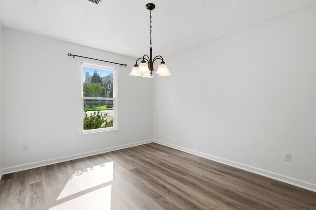 Building Photo - 4061 Keheley Glen Dr