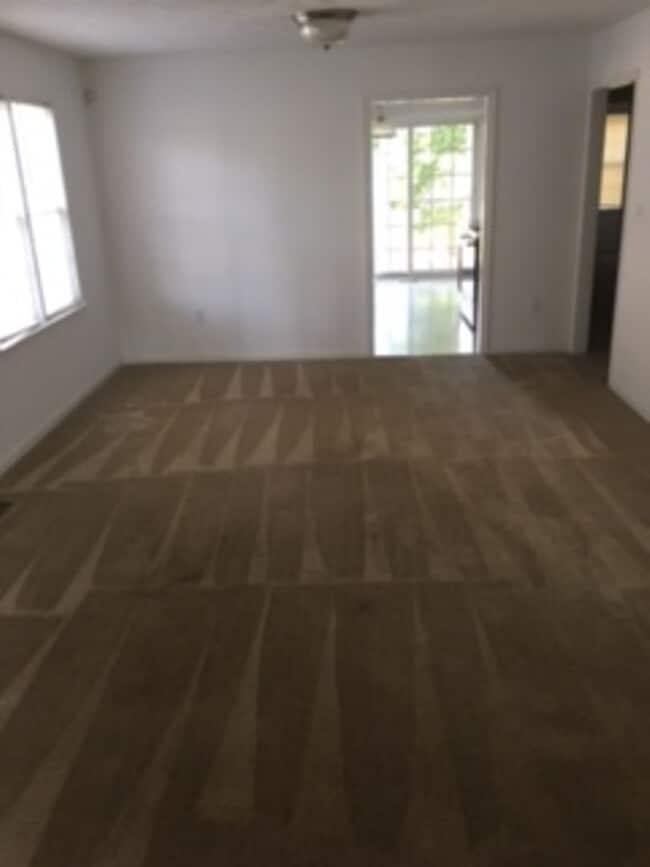 Building Photo - 308 4th St