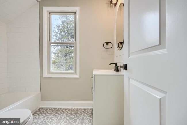 Building Photo - 3901 Forrester Ave