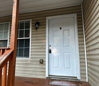 Building Photo - Multi-Family in Douglasville